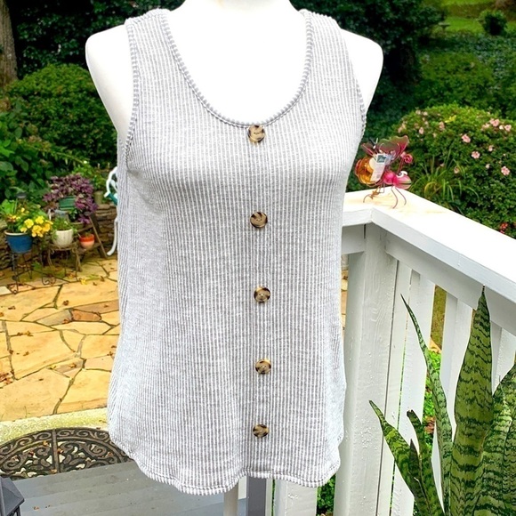 Gyft gray white stripe top - Picture 1 of 5